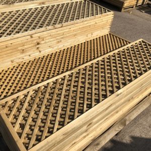 Straight Top Diamond Trellis Panel